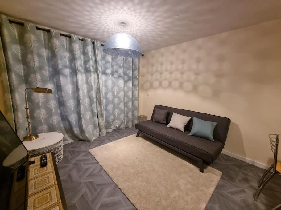 Flat Near J10 Of M1 & Airport - Travellers Choice! Apartment Лутън Екстериор снимка