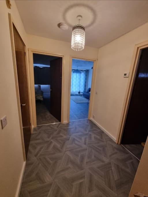 Flat Near J10 Of M1 & Airport - Travellers Choice! Apartment Лутън Екстериор снимка